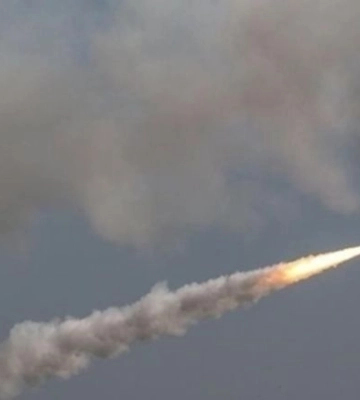 Внаслідок удару окупантів по Кривому Рогу поранена жінка, сталася пожежа