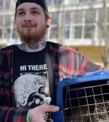 В Миколаєві під час виставки-прилаштування нові домівки знайшли для 15 собак та чотирьох котів.