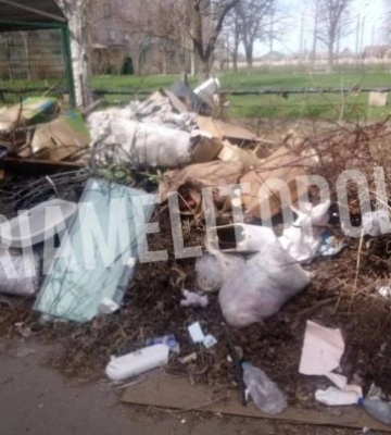 Мелитополь опять превращается в свалку, а большие мусоровозы вывезли из города 