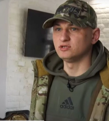 Військовий з Волині під обстрілами рятував ікони з храму біля Авдіївки