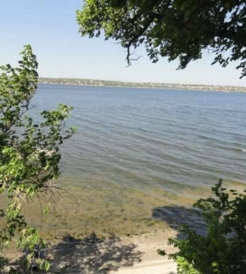 Миколаївська міськрада незаконно віддала у приватні руки дві ділянки в «Леваневців»