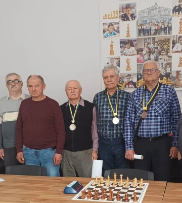 У Мукачеві змагалися досвідчені шахісти