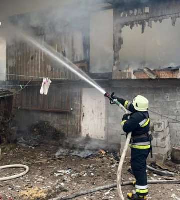 Рятувальники ліквідували пожежу в приватному домогосподарстві у Рівненському районі