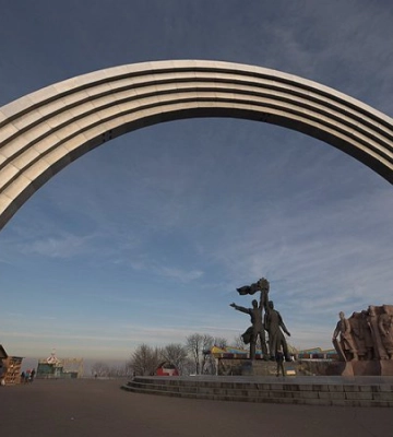 Незважаючи на перейменування, Арка дружби народів у Києві підлягає повному демонтажу, - Інститут нацпам&#039;яті