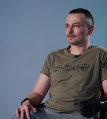 Захисник України отримав протези завдяки ГО "Фундація Течія" Олега Крота Захисник України отримав протези завдяки ГО "Фундація Течія" Олега Крота