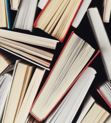 У Франківську збирають книги для військових