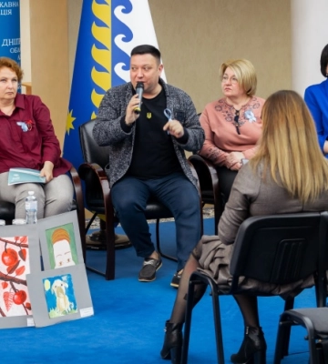 &quot;Тут вони отримують досвід взаємодії&quot;. У Дніпрі допомагають соціалізуватися дітям з розладами аутистичтичного спектру