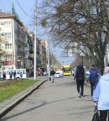 У Полтаві синоптики прогнозують легкі хмаринки та сильні пориви вітру