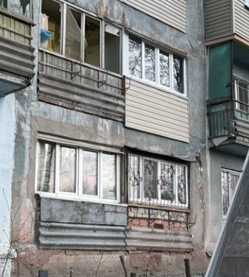 Внаслідок атаки у Дніпрі пошкоджено чотири заклади освіти та дев&#039;ять багатоповерхівок: ситуація в регіоні станом на ранок