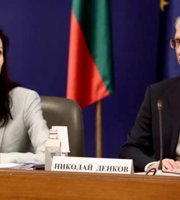 Чи стане Болгарія знову проросійською? Пояснюємо, що несуть для країни дострокові вибори
