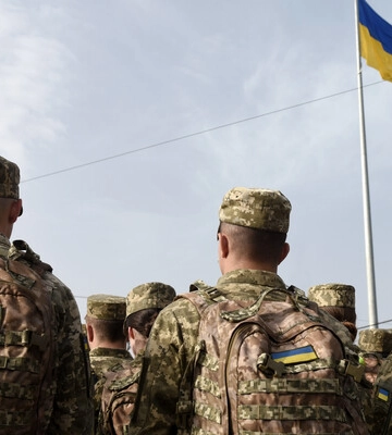 Снижение мобилизационного возраста поможет ВСУ, но Киеву все еще нужно вооружить свою армию — аналитики