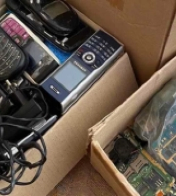 У ліцеї на Волині збирають старі телефони для потреб ЗСУ