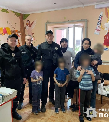 Сімох дітей забрали в матері на Харківщині 