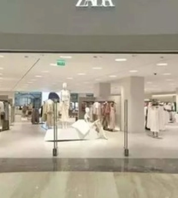 В Києві відкрилися магазини Zara – кияни ринули на штурм. Відео