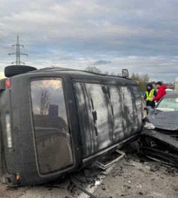 Через ДТП з потерпілими ускладнено рух на трасі Київ – Чоп біля Львова (ВІДЕО)