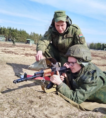 Експерт пояснив, що означає заява Лукашенка про готовність до війни