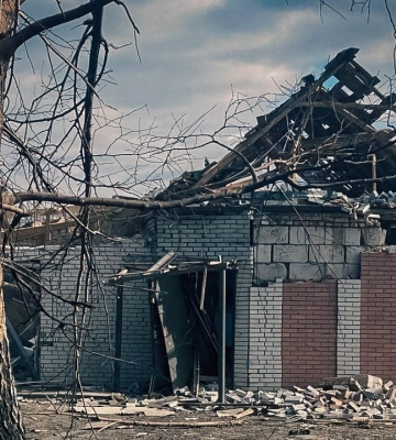 Окупанти завдали удару по Сумщині: є загиблий, поранено батька і чотирирічного сина. Фото