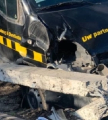 У Дубні водій на Opel в’їхав у електроопору