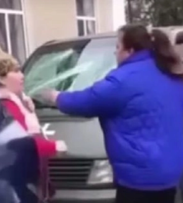 Поліція з&#039;ясовує обставини нападу жінок на авто співробітників ТЦК на Хмельниччині