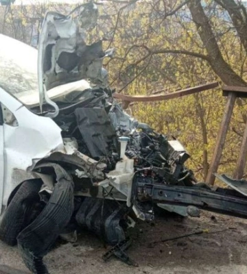 В Днепре мужчина попал в аварию и сорвался с моста