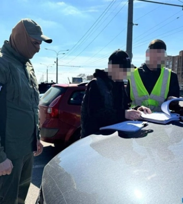 Допомагали ухилянтам: на Харківщині викрито депутатів і ексчиновницю ОВА