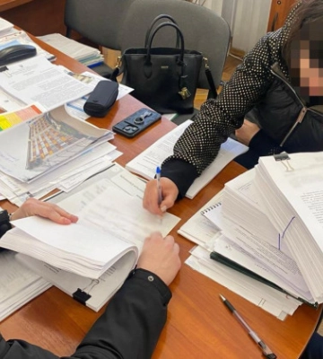 Схема незаконного переправлення за кордон 19 «волонтерів»: серед підозрюваних – депутати Харківщини