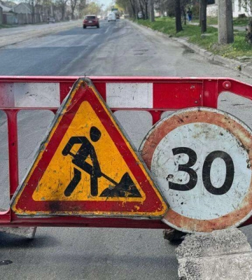 Дніпро продовжує усувати аварійну ямковість по всьому місту. Цьогоріч заплановано відремонтувати близько 3 сотень вулиць