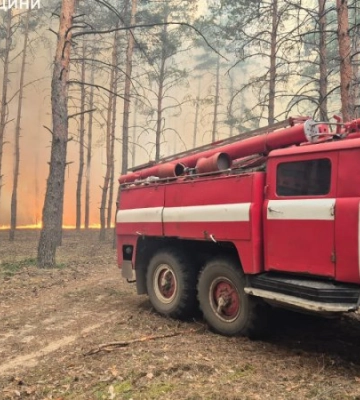 На Харківщині через російські сталась масштабна лісова пожежа