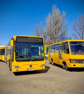 Одеса закликає центральну владу дозволити використання автобусів, отриманих як гумдопомога: чому це зараз незаконно