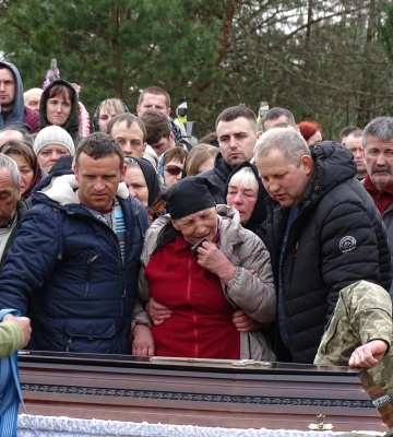 Осиротіли двоє синочків: на Волині попрощалися з Героєм Богданом Гороцюком