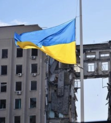 Два роки з дня підступного удару по будівлі Миколаївської ОВА: Миколаївці вшанували пам&#039;ять загиблих