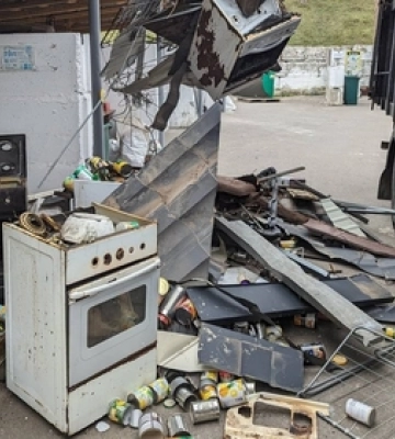 &quot;Чистий Луцьк&quot; здав на переробку майже дві тонни металу