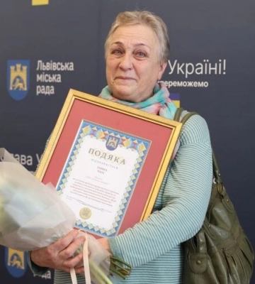 Пенсіонерку зі Львова визнали найкращим двірником: жінка отримала тур по Європі