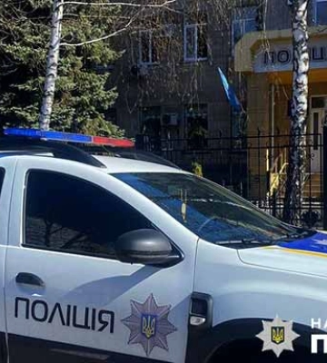 К Кременчуці, автомобіль рухаючись заднім ходом, здійснив наїзд на пішохідку