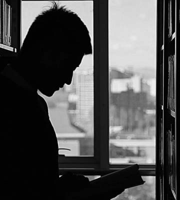 В МОН рассказали, кто из студентов-мужчин сможет выехать за границу