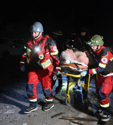 Из-под завалов в Харькове спасатели достали живого мужчину 