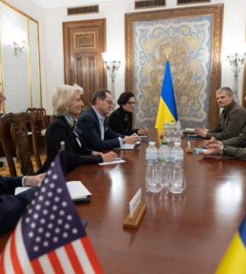 Ермак встретился с представителями комиссии по нацобороне США Ермак встретился с представителями комиссии по нацобороне США