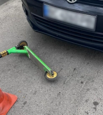У Львові хлопчик на самокаті потрапив під автомобіль