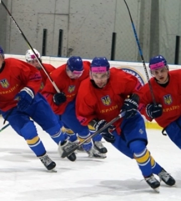 Національна збірна України з хокею готується до чемпіонату світу