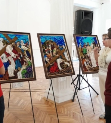 У Тернополі відкрили виставку «Хресна дорога Христа - Випробування України»