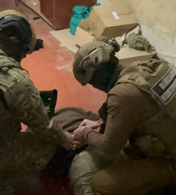 Військовий - контрактник коригував ракетно-дронові удари по Донеччині, - СБУ