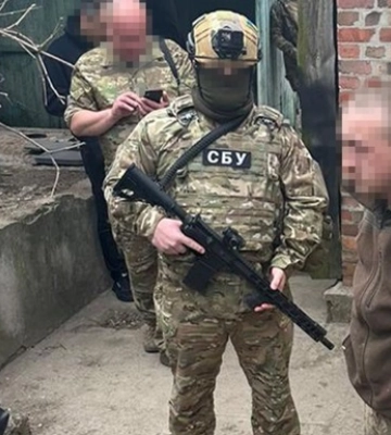 Контрактник наводив росіян на позиції ЗСУ через батька, який виїхав до рф