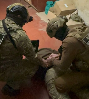 Контрактник наводив росіян на позиції ЗСУ через батька, який виїхав до рф