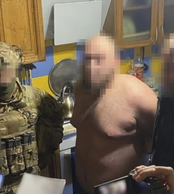 У Дніпрі затримали рекетирів, які &quot;обкладали даниною&quot; місцевих підприємців