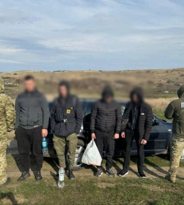 На Одещині затримали групу ухилянтів та їх перевізника