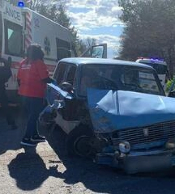 На Полтавщині сталася ДТП: водій автівки загинув, пасажирка — в лікарні