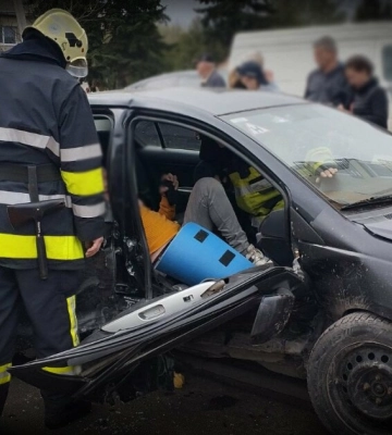 На Львівщині рятувальники деблокували пасажира з понівеченого внаслідок ДТП автомобіля, - ФОТО