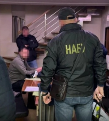 Ще чотирьом посадовцям Волинської митниці повідомлено про підозру в заподіянні державі 475 млн грн збитків, - НАБУ