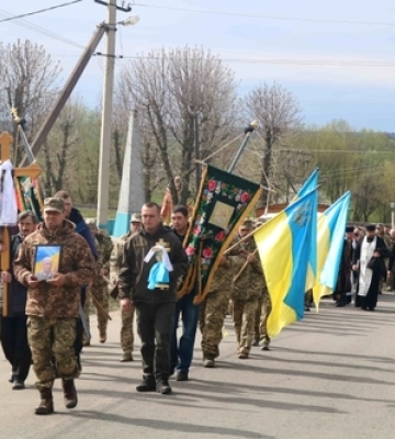 На Волині провели в останню дорогу Героя Олександра Горотя