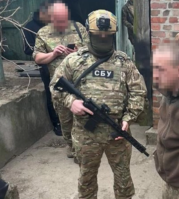 Військовий - контрактник коригував ракетно-дронові удари по Донеччині, - СБУ
